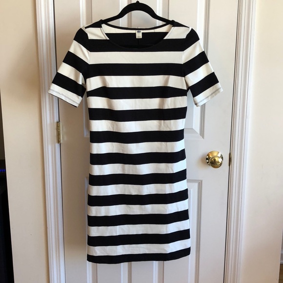 Old Navy Dresses & Skirts - B&W Striped Tight Dress
